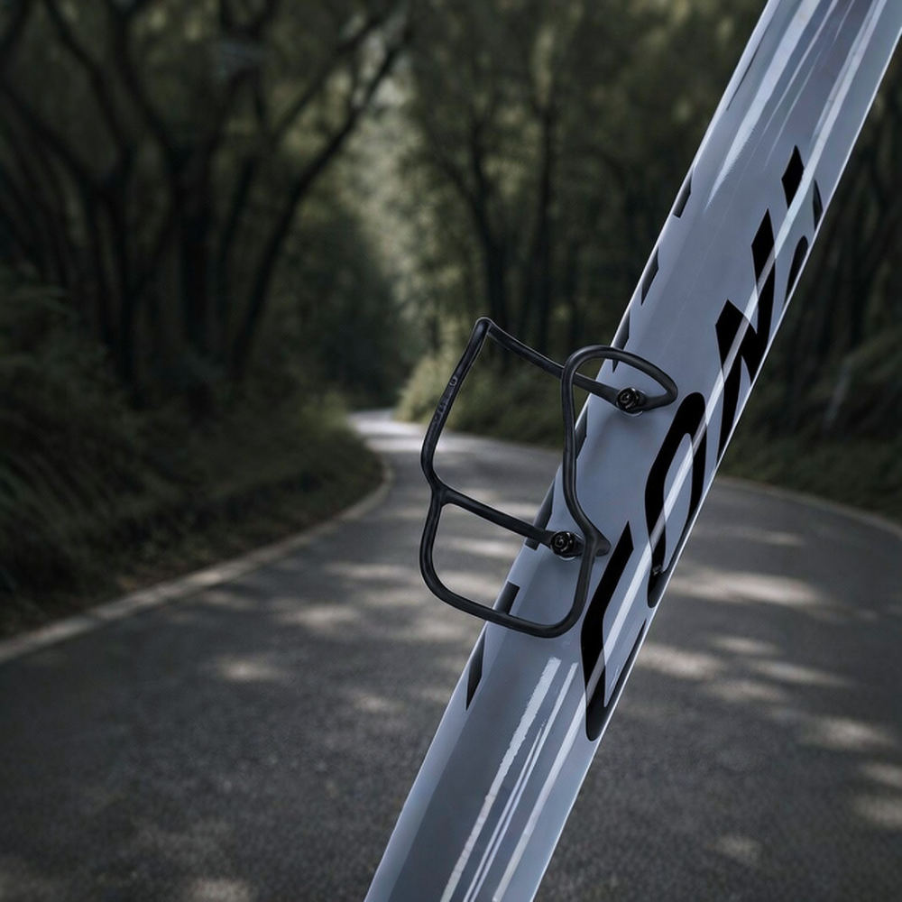 カーボンファイバー製自転車用ボトルホルダー。超軽量で、ロード - Cycling Gear And Equipment のレビューと価格
