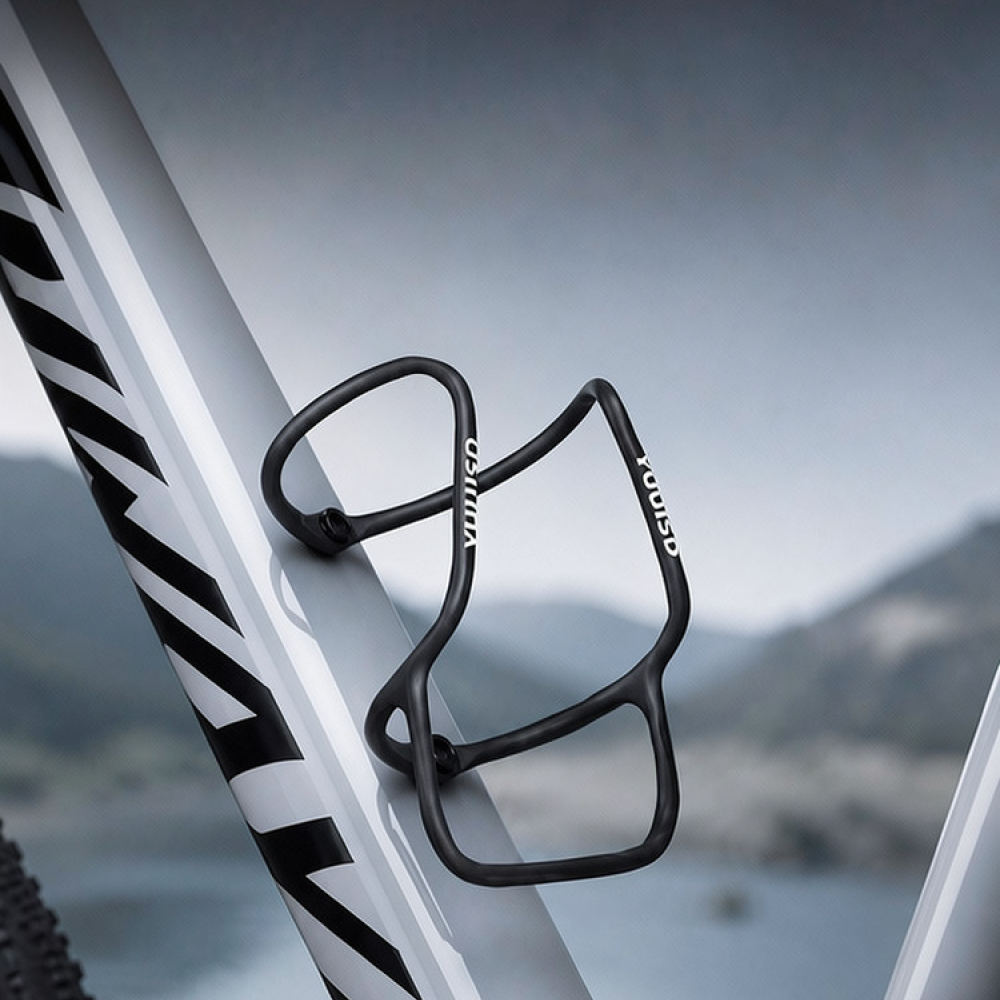 カーボンファイバー製自転車用ボトルホルダー。超軽量で、ロード - Cycling Gear And Equipment のレビューと価格